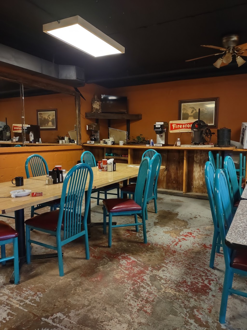 Whistle Stop | 30 S College St, Byhalia, MS 38611, USA | Phone: (662) 838-1000