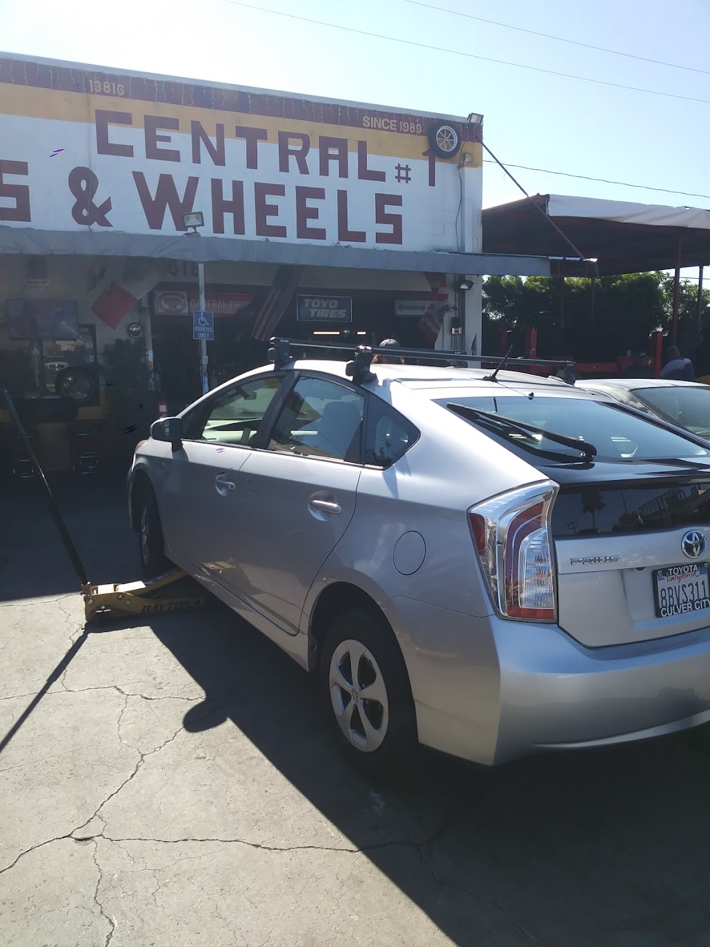 Central Tire Services | 13816 S Inglewood Ave, Hawthorne, CA 90250 | Phone: (310) 675-4586