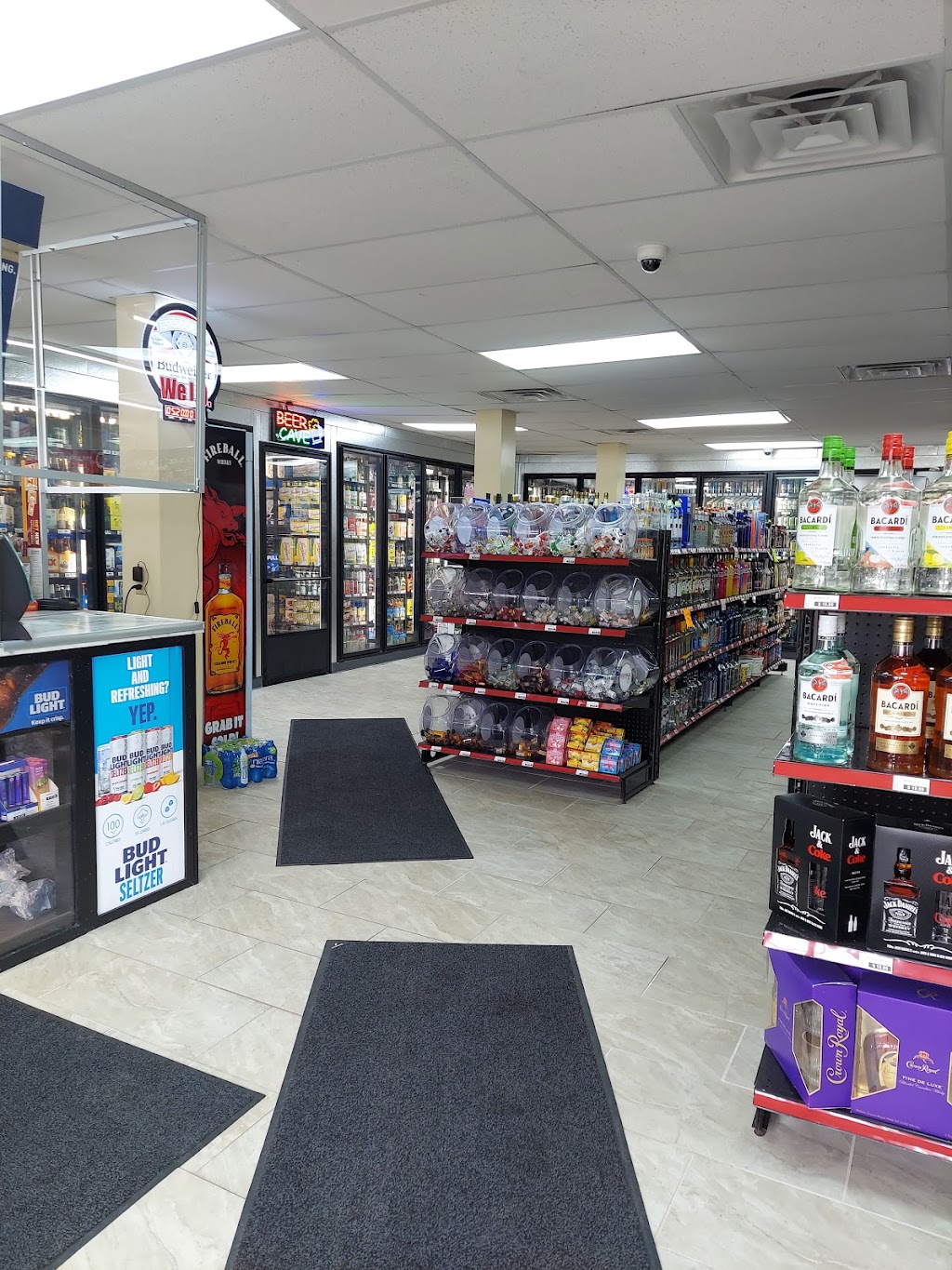 J&R Liquor 1 | 4510 US-14, Janesville, WI 53546, USA | Phone: (608) 563-1652