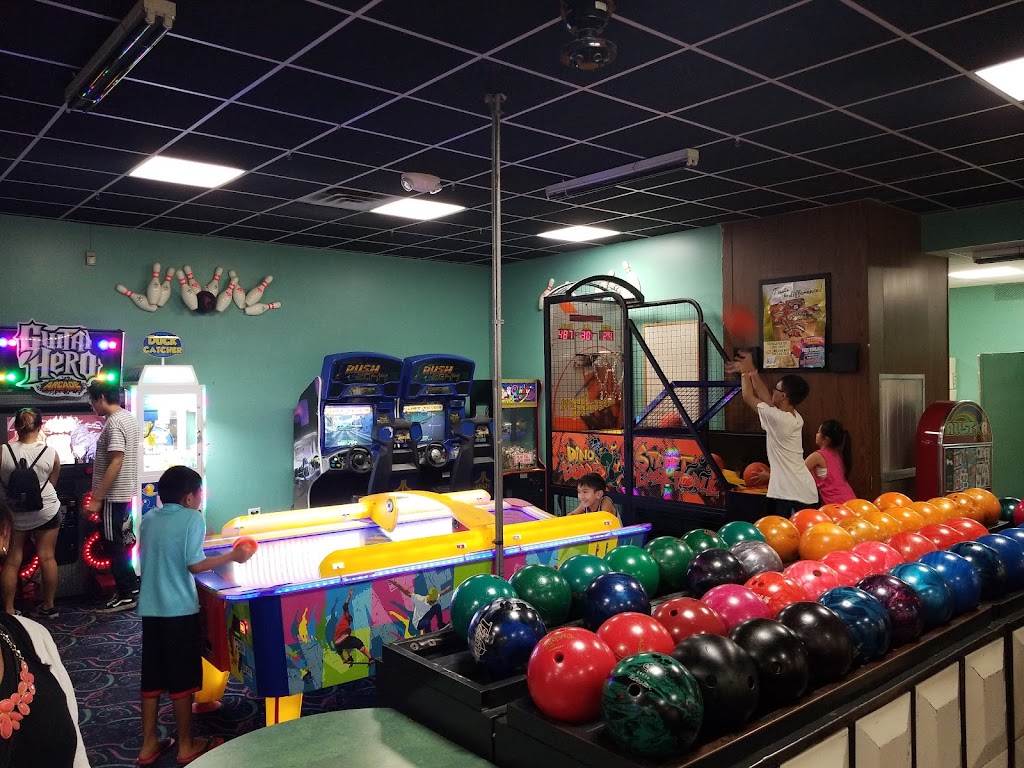 Herrill Lanes | 465 Herricks Rd, New Hyde Park, NY 11040, USA | Phone: (516) 741-8022