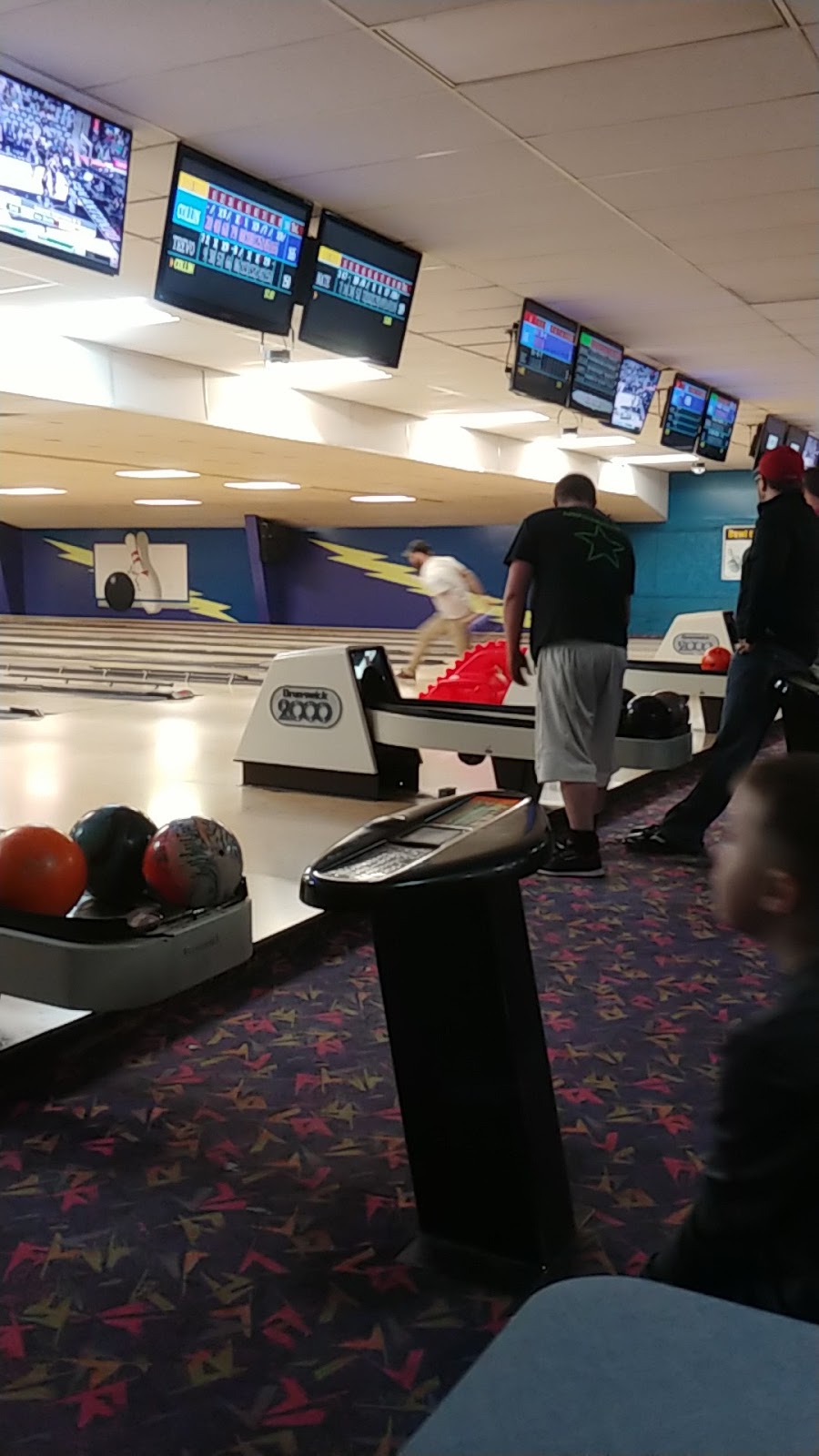 Eastgate Lanes | 1362 OH-28, Loveland, OH 45140, USA | Phone: (513) 575-2828