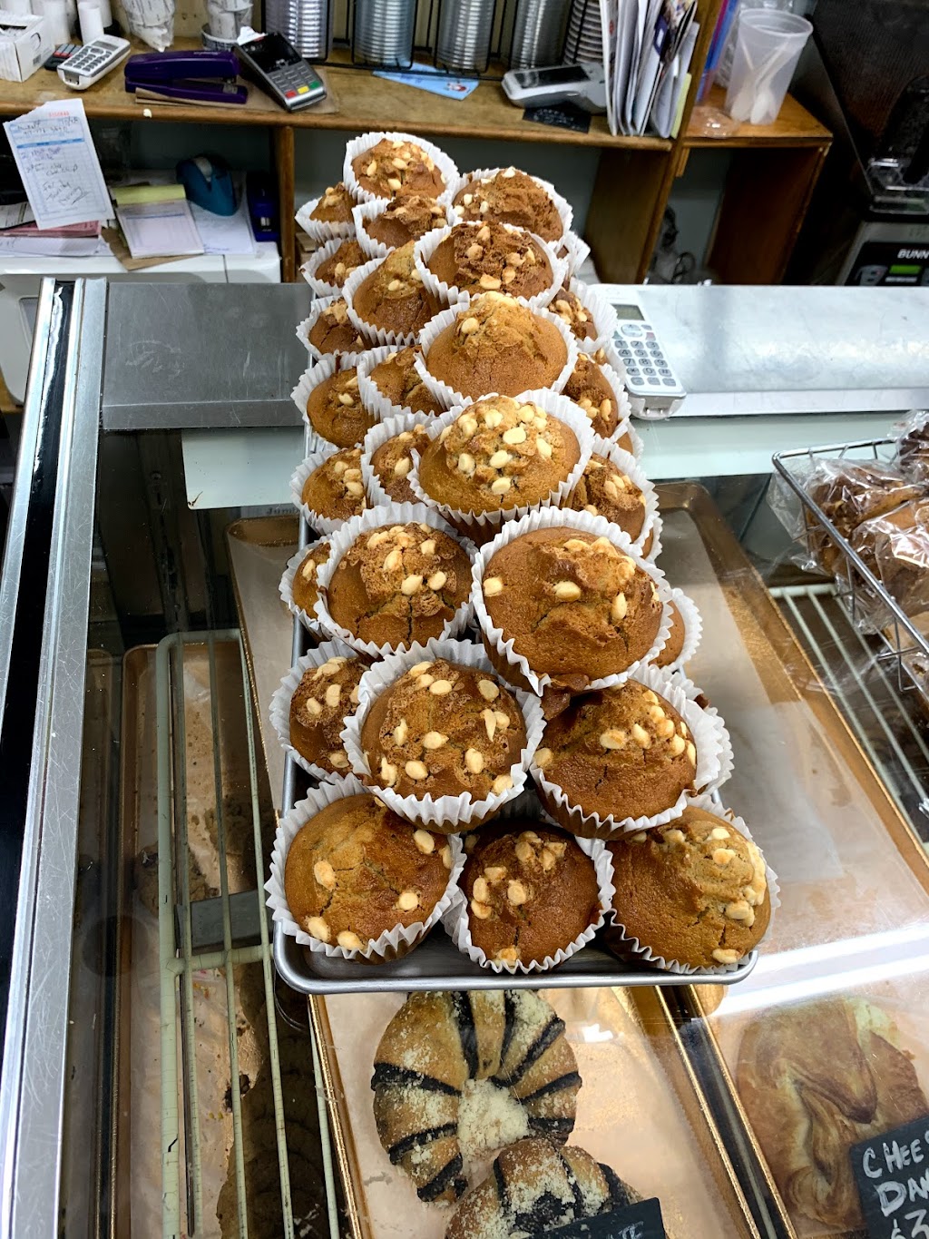 MEIRS HEIMISHE BAKERY | 1321 Avenue J, Brooklyn, NY 11230, USA | Phone: (718) 258-1926