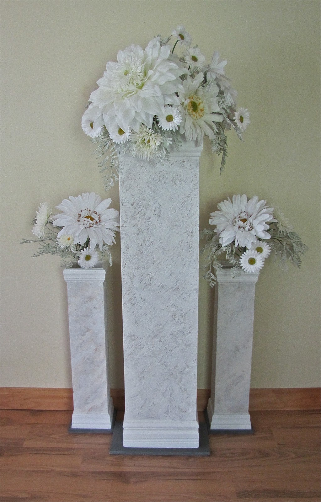 Wedding Pillars and Petals | 234 E Wood St, New Lenox, IL 60451, USA | Phone: (815) 941-6830