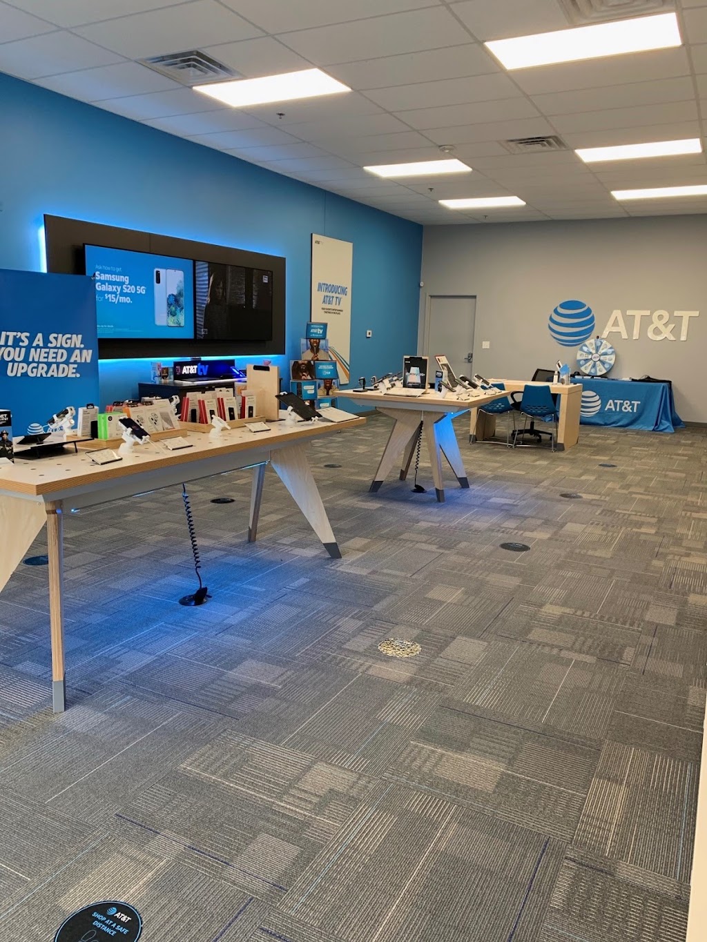 AT&T Store | 1636 SE Blue Pkwy, Lees Summit, MO 64063, USA | Phone: (816) 600-5552