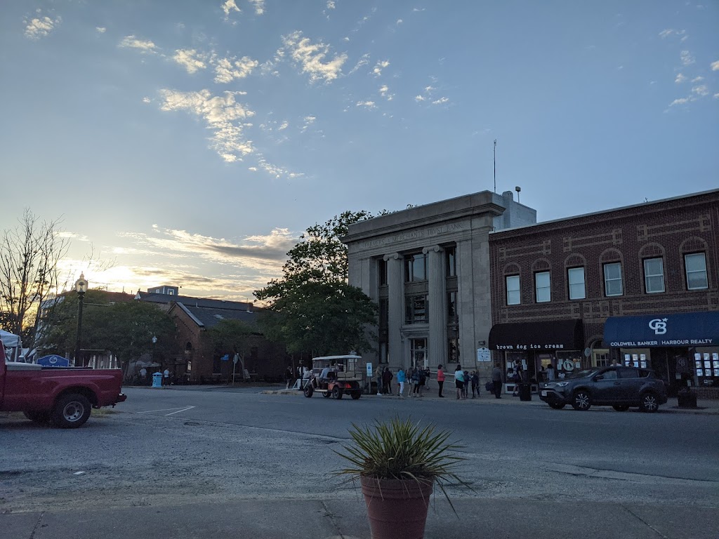 Brown Dog Ice Cream | 203 Mason Ave, Cape Charles, VA 23310, USA | Phone: (757) 695-3868