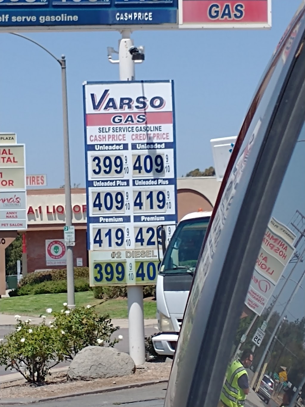 Varso Gas Station | 2306 S Escondido Blvd, Escondido, CA 92025, USA | Phone: (760) 743-1915