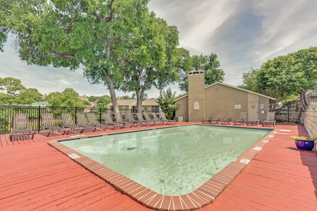 High Point Village Apartments | 2400 Wickersham Ln, Austin, TX 78741, USA | Phone: (512) 504-7748