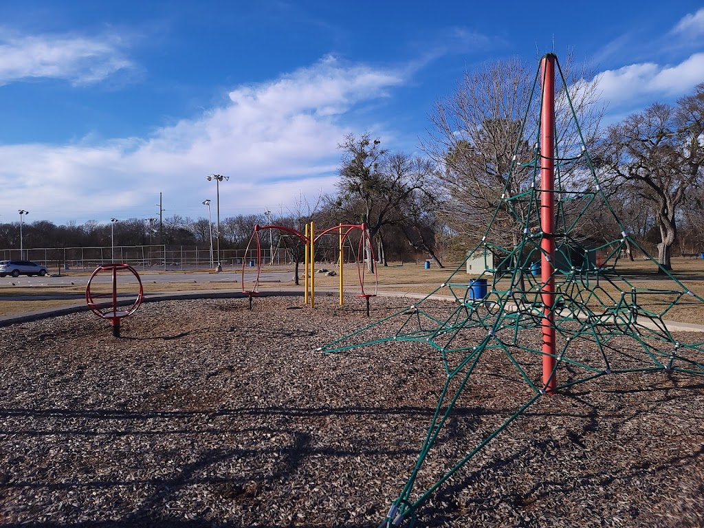 Hillsboro City Park | 200 Milford Rd, Hillsboro, TX 76645, USA | Phone: (254) 582-3478
