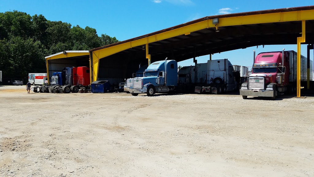 EMK Truck Parking | 535 Seaboard Industrial Dr, Lawrenceville, GA 30046, USA | Phone: (678) 429-3998
