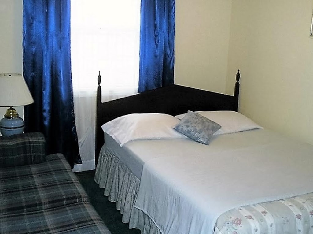 Susans Villa Bed & Breakfast Hotel | 5481 Ontario Ave, Niagara Falls, ON L2E 3S4, Canada | Phone: (289) 296-9402