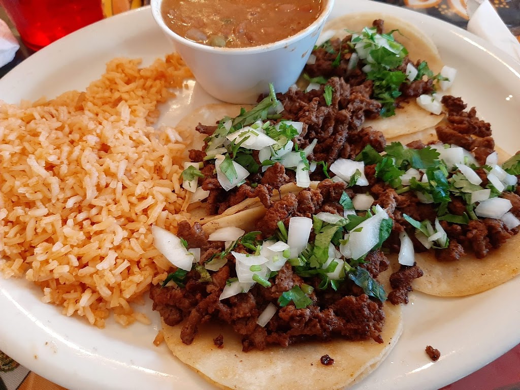 Lupitas Mexican Restaurant | 219 W San Antonio St, Marion, TX 78124, USA | Phone: (830) 420-3434