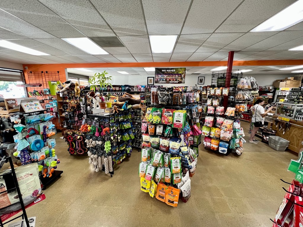 Hanks Pet Food Market LLC | 2287 W Eisenhower Blvd, Loveland, CO 80537, USA | Phone: (970) 685-8621