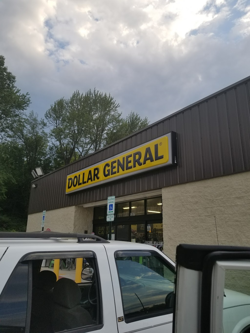 Dollar General | 1207 Centreville Ave, Belleville, IL 62220, USA | Phone: (618) 239-4017