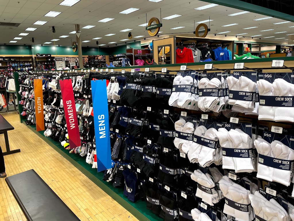 DICKS Sporting Goods | 21061 Haggerty Rd, Novi, MI 48375, USA | Phone: (248) 735-8180