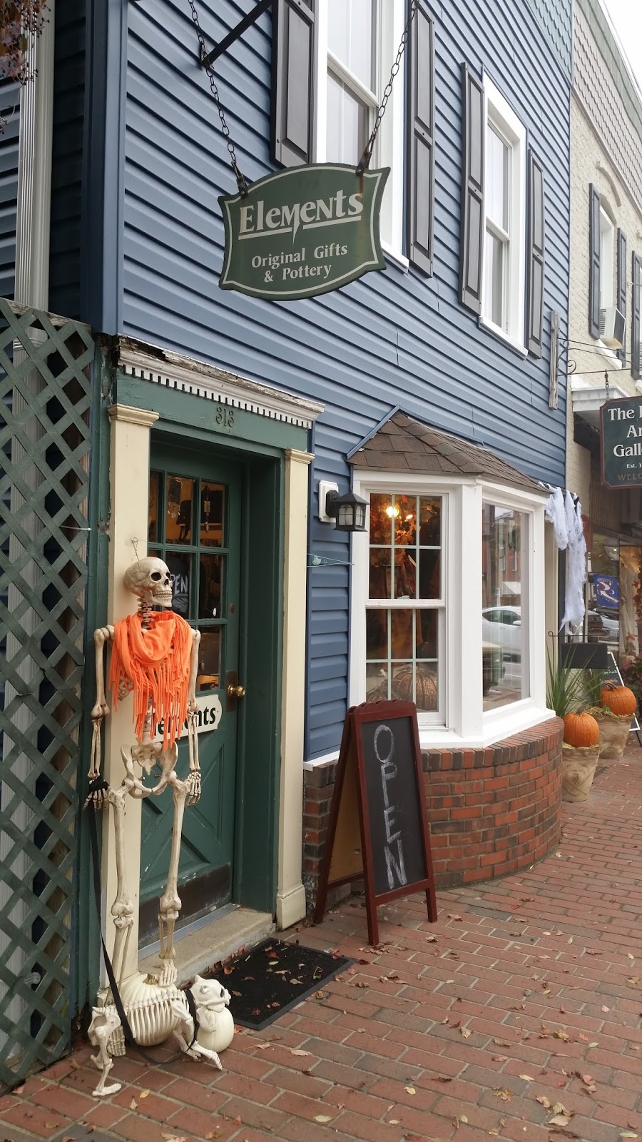 Elements | 313 Mill St, Occoquan Historic District, VA 22125, USA | Phone: (703) 490-8697