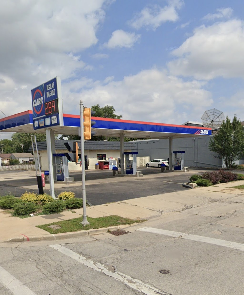 Clark Gas Station & Convenient Store | 5030 W Howard Ave, Milwaukee, WI 53220, USA | Phone: (414) 616-1804