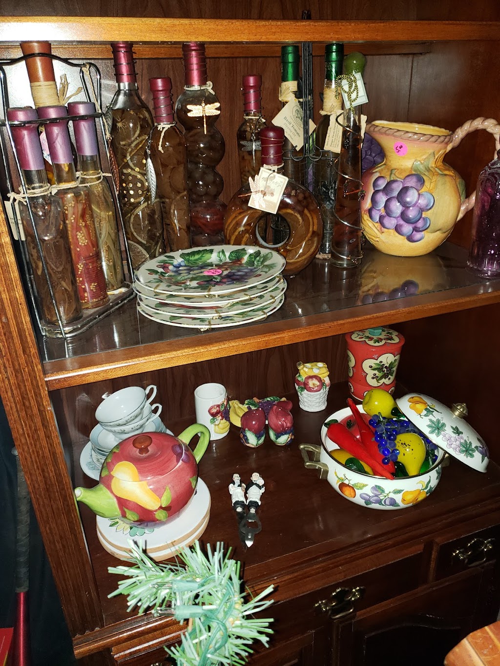 Lawanda and Michael Resale shop | 27614 Saddle Rock Ln, New Caney, TX 77357, USA | Phone: (936) 329-3538