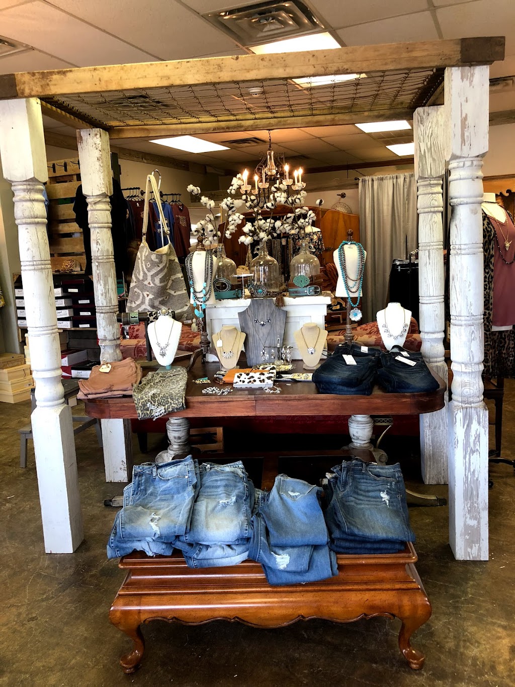 Firefly Cottage Boutique | 16925 NE 23rd St Suite 105, Choctaw, OK 73020, USA | Phone: (918) 779-5328