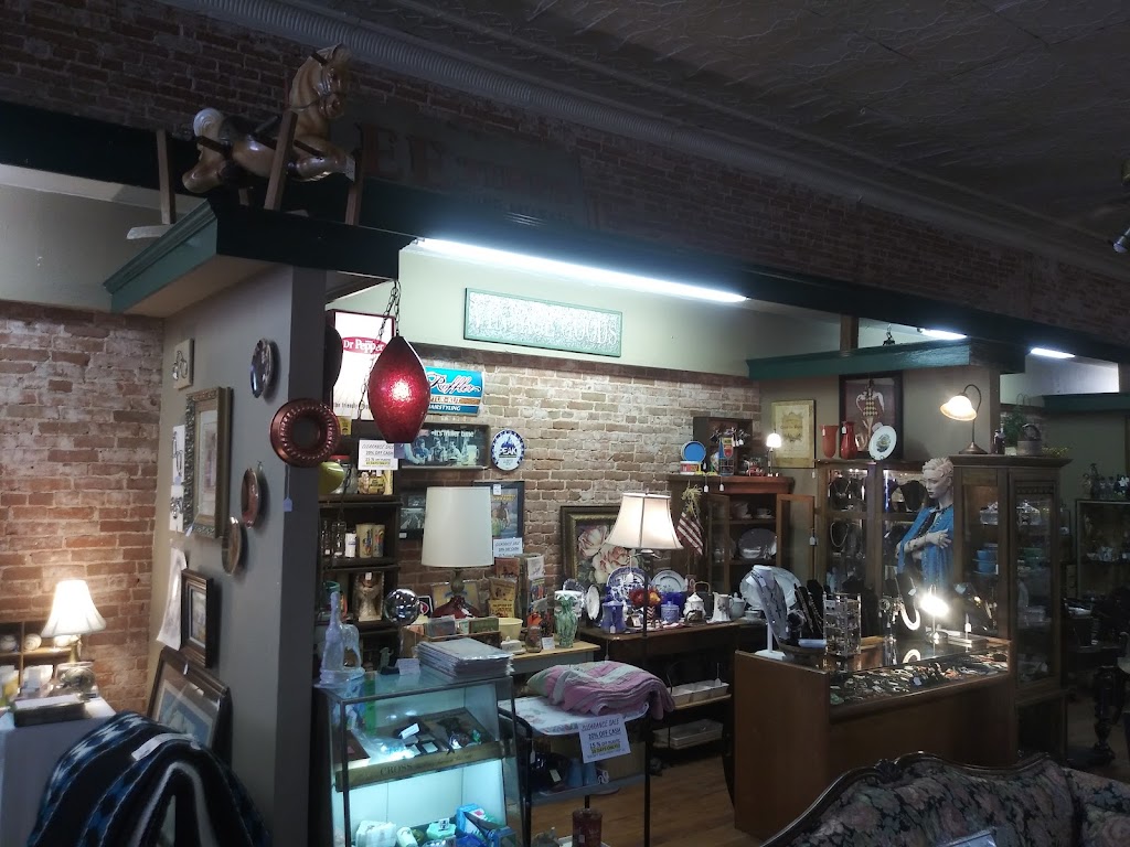 Rose Trellis Antiques & Gifts | 115 W Harrison Ave, Guthrie, OK 73044 | Phone: (405) 227-4456