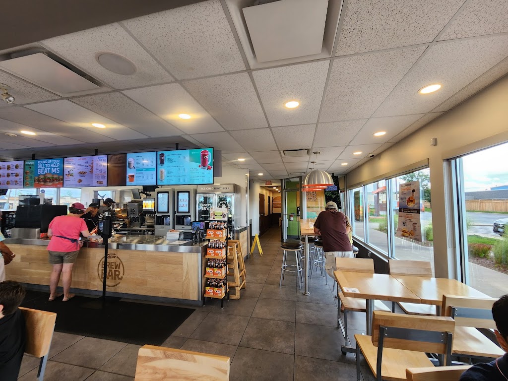 A&W Canada | 522 Welland Ave, St. Catharines, ON L2M 5V5, Canada | Phone: (905) 688-0008