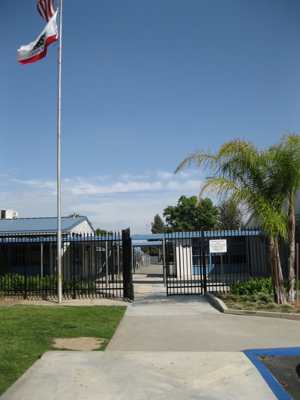 Arlie F Hutchinson Middle School | 13900 Estero Rd, La Mirada, CA 90638, USA | Phone: (562) 944-3268