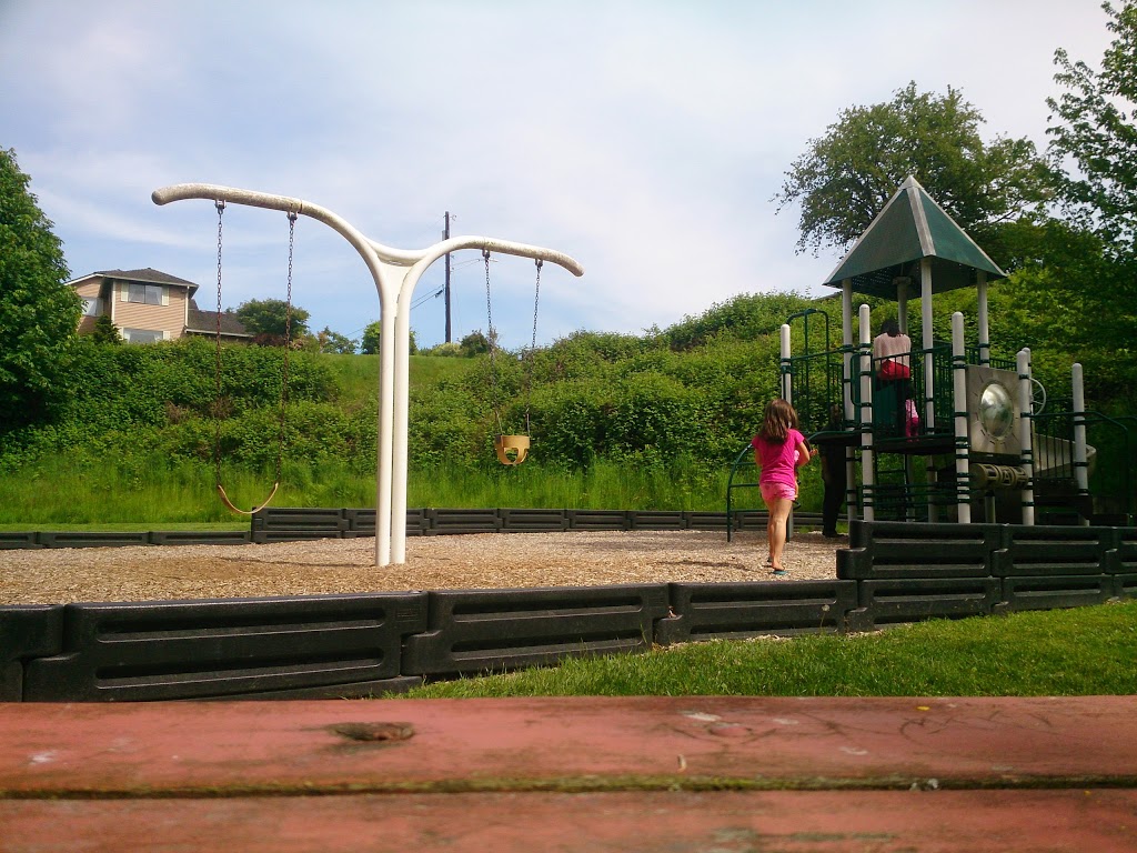 Hummingbird Hill Park | 1000 Edmonds St, Edmonds, WA 98020, USA | Phone: (425) 771-0230