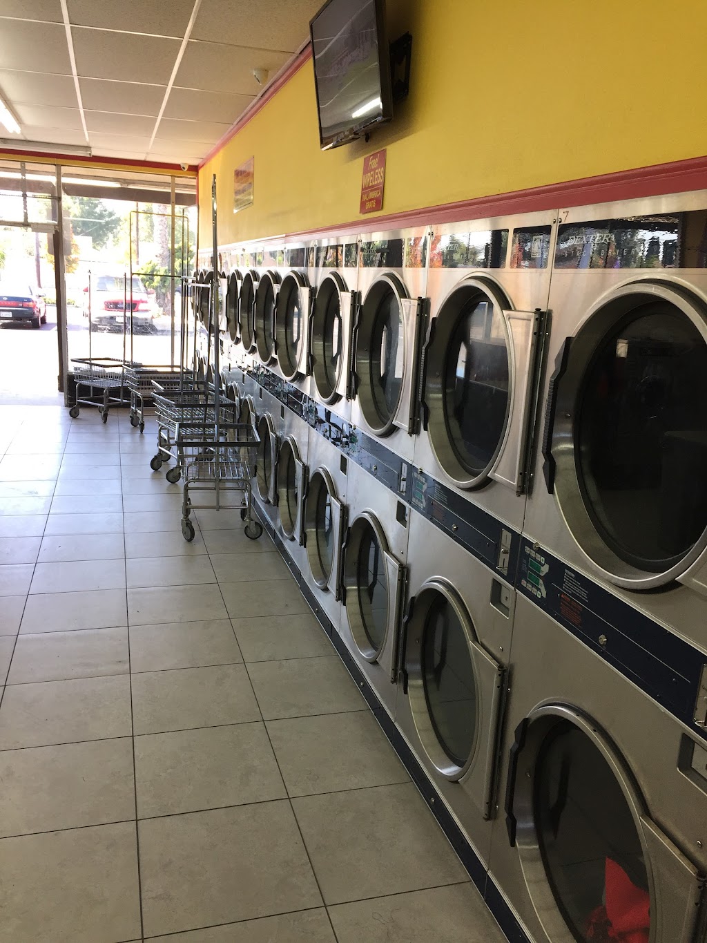 Express Coin Laundry | 1003 S Fairview St, Santa Ana, CA 92704, USA | Phone: (323) 809-6518