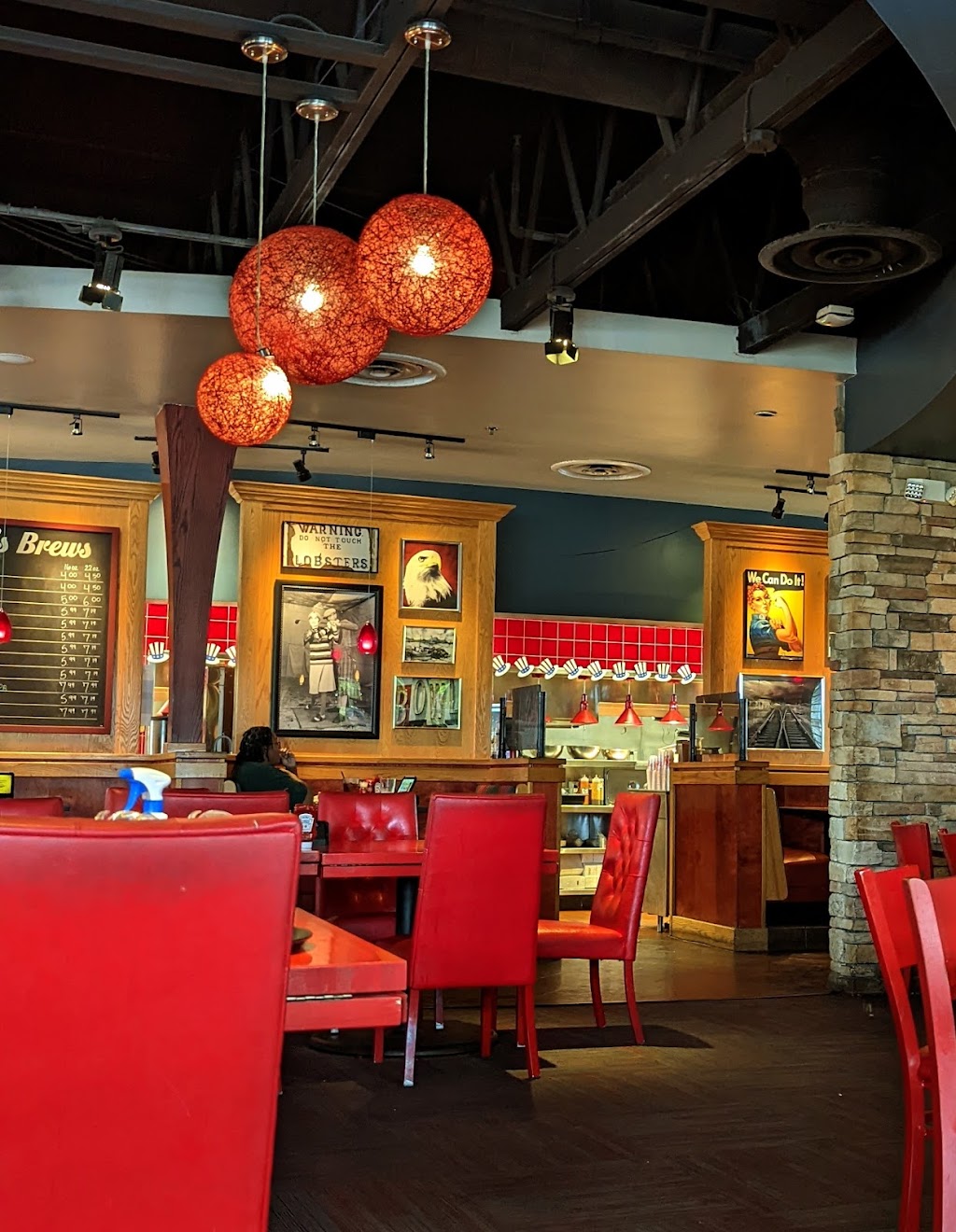 Red Robin Gourmet Burgers and Brews | 1635 Stringtown Rd, Grove City, OH 43123, USA | Phone: (614) 277-9612