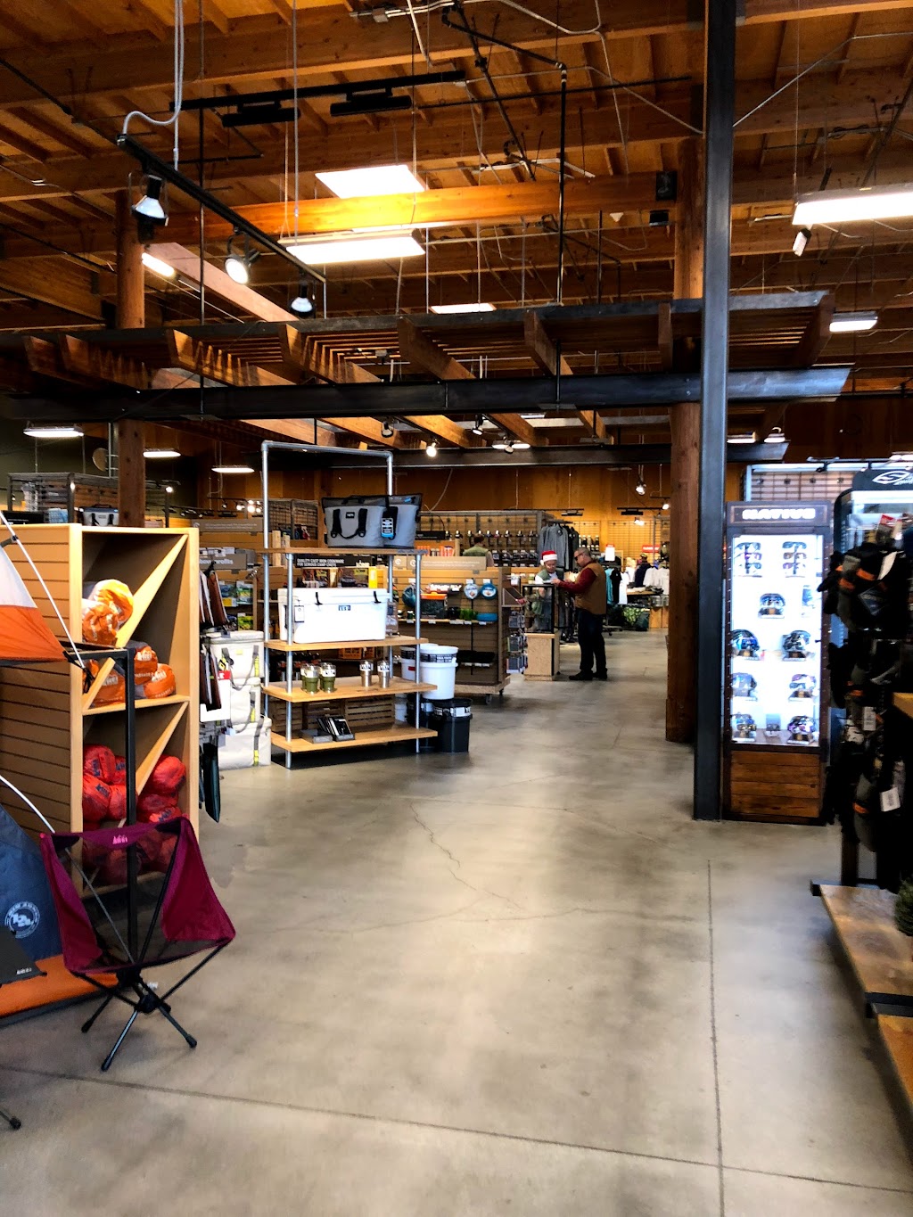 REI | 2425 Iron Point Rd, Folsom, CA 95630, USA | Phone: (916) 817-8944