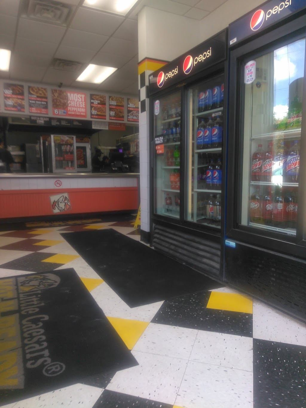 Little Caesars Pizza | 2321 East Ave, Akron, OH 44314, USA | Phone: (330) 745-5999