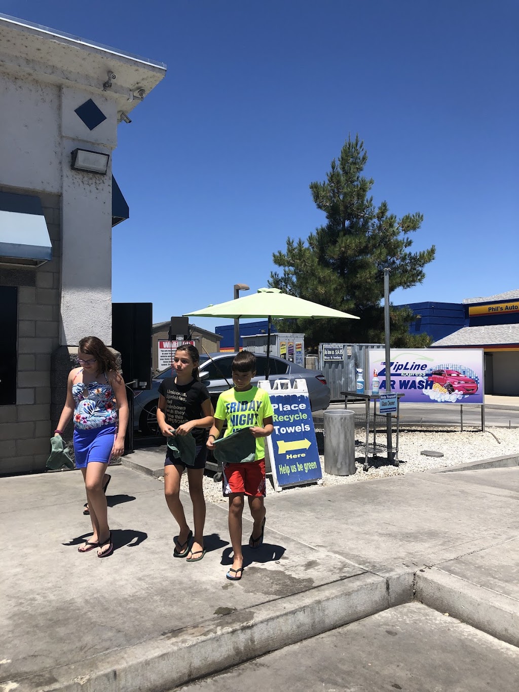 Zipline Express Car Wash | 4888 E Florida Ave, Hemet, CA 92544 | Phone: (714) 394-1906