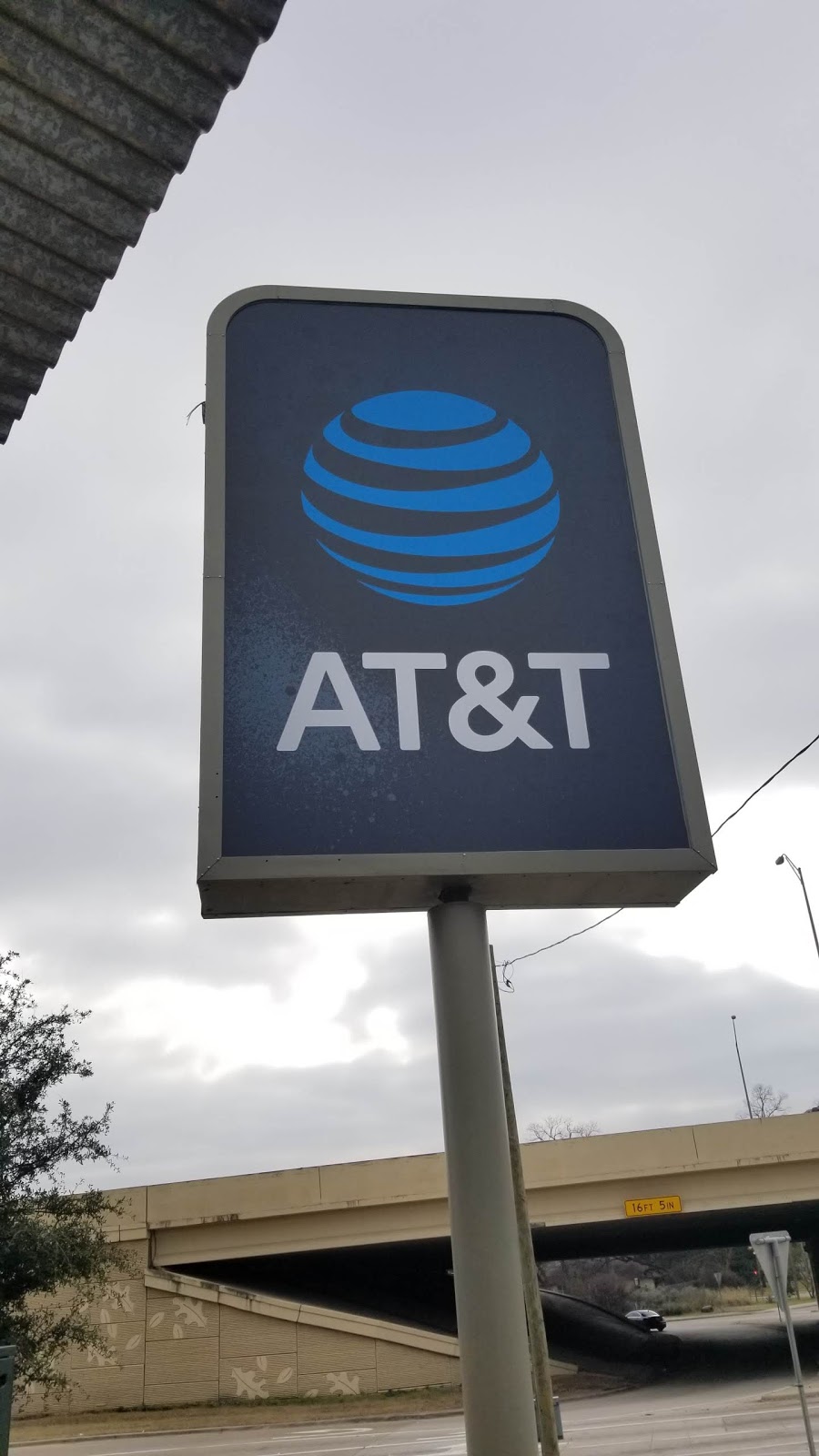 AT&T Store | 1818 Sylvan Ave Ste. C150, Dallas, TX 75208 | Phone: (469) 983-8731