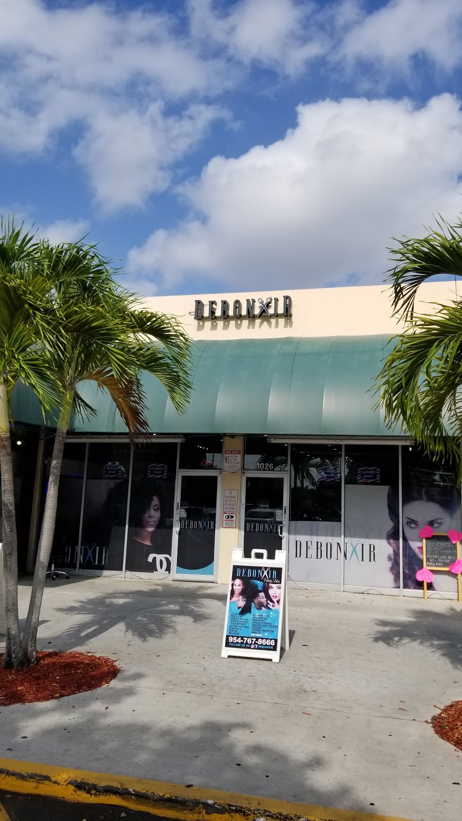 Debonxir Salon | 1026 NW 10th Ave, Fort Lauderdale, FL 33311 | Phone: (800) 483-4197