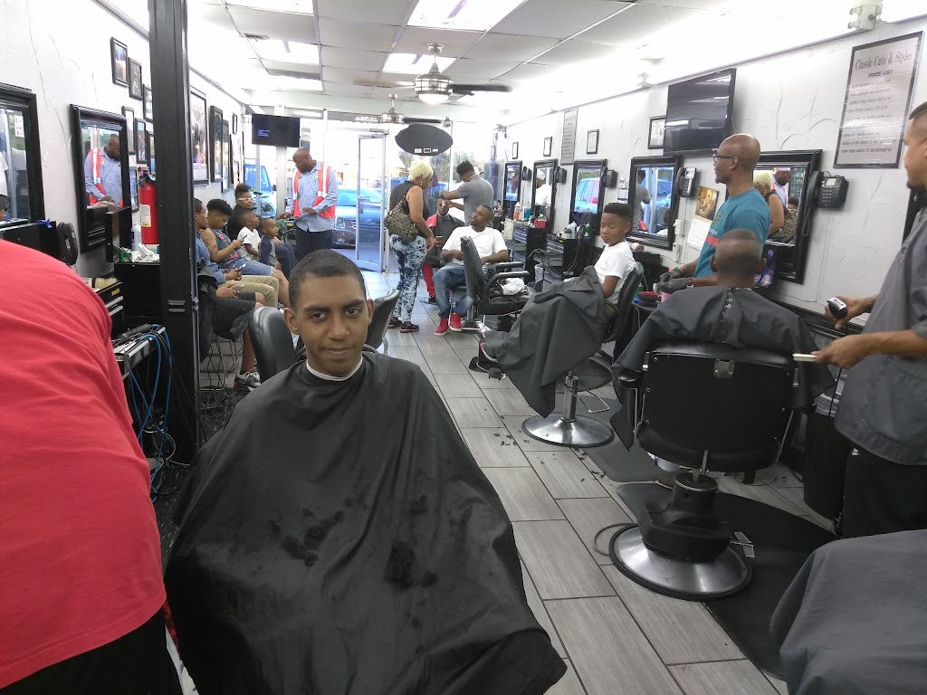 Classic Cuts & Styles | 3250 W Pleasant Run Rd Suite 235, Lancaster, TX 75146, USA | Phone: (972) 217-2020