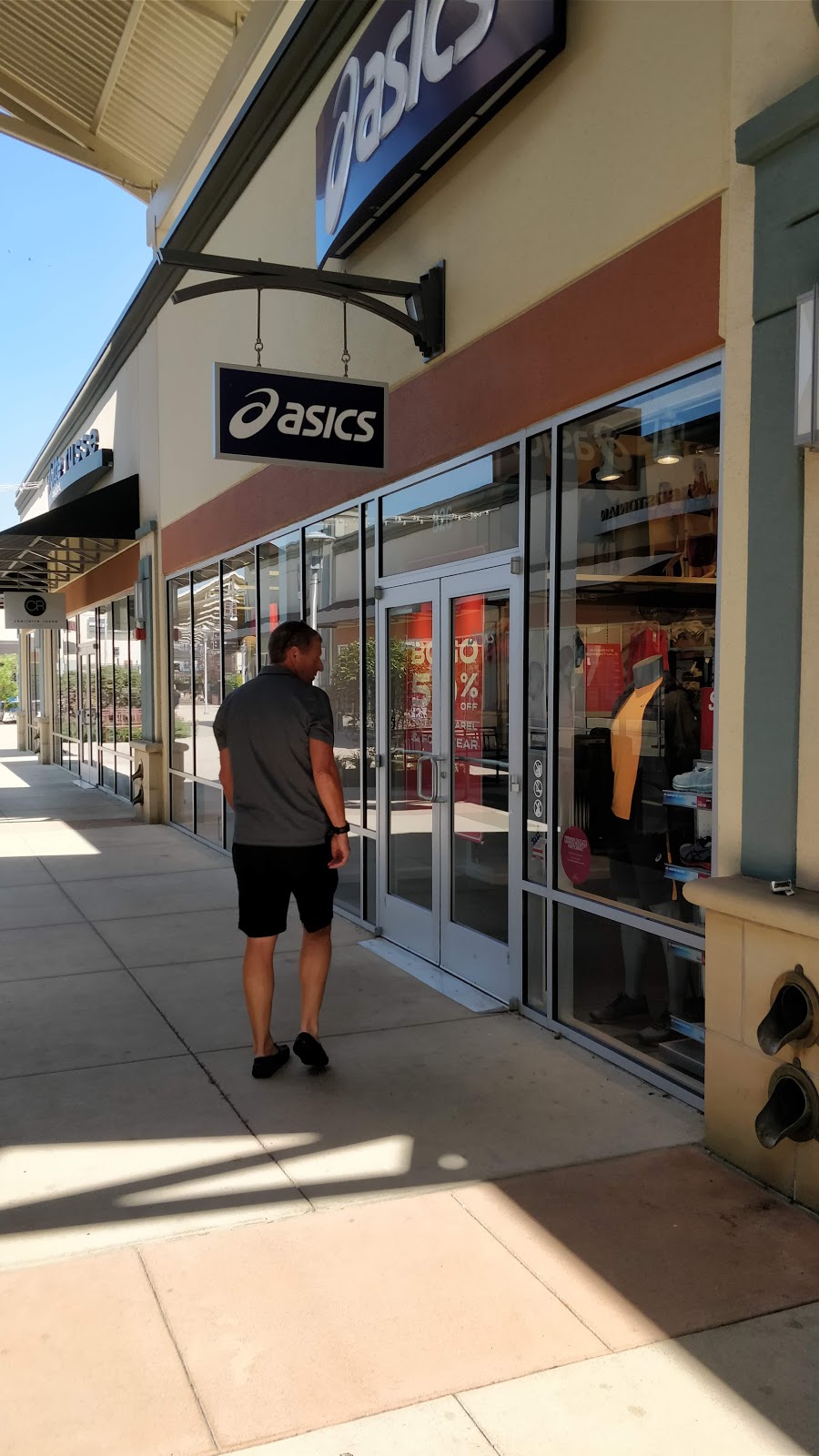 ASICS Outlet | 400 Premium Outlet Dr, Suite 826, Monroe, OH 45050, USA | Phone: (513) 539-2080