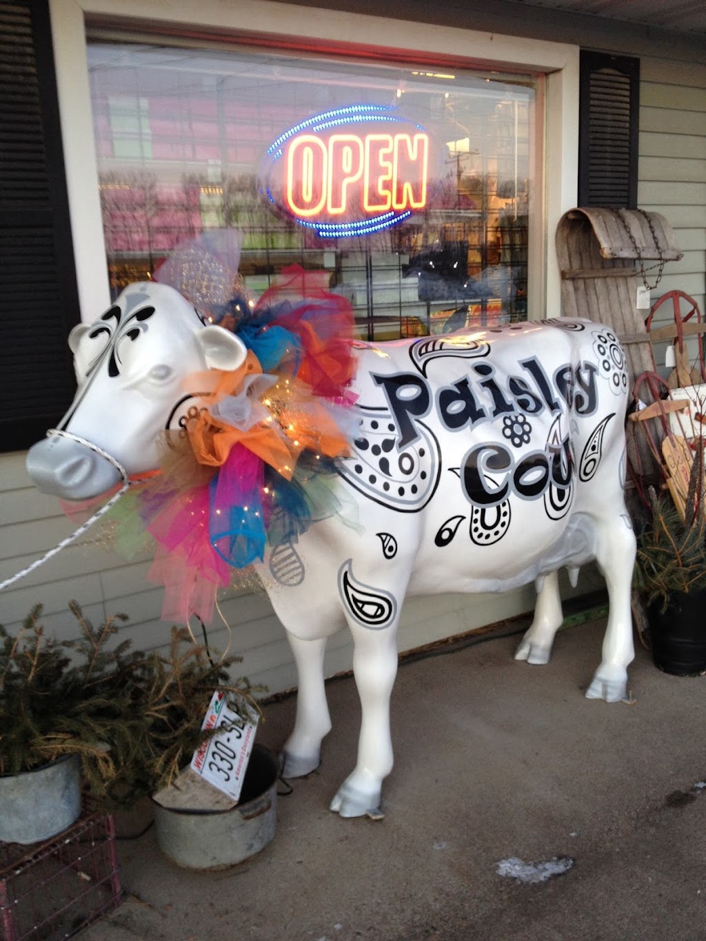 Paisley Cow LLC | 2168 US-12, Baldwin, WI 54002, USA | Phone: (715) 977-2035