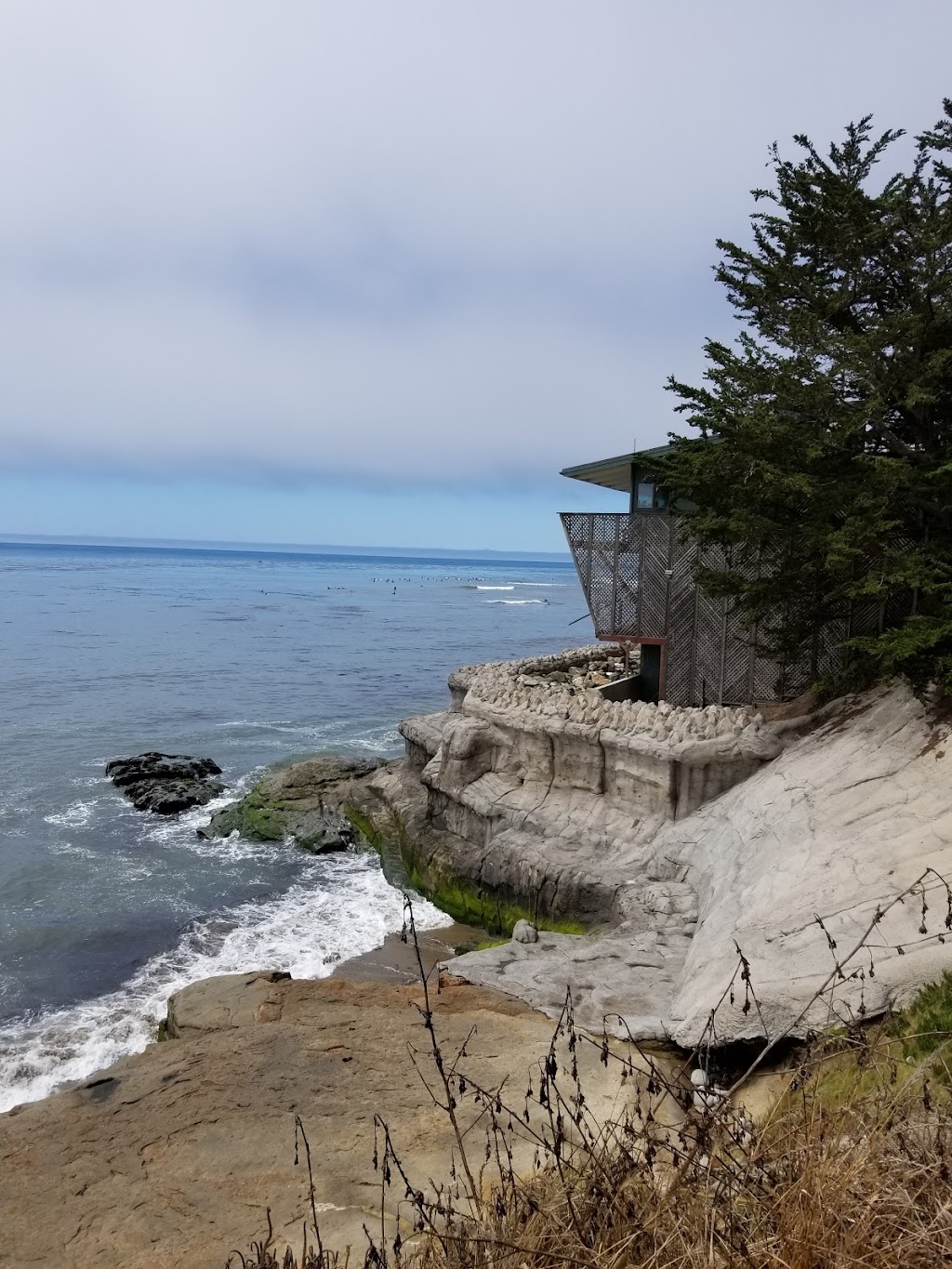 Beach Bungalow Vacation Rentals | 23665 E Cliff Dr, Santa Cruz, CA 95062, USA | Phone: (831) 477-9055
