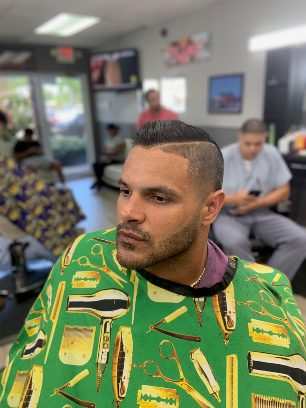 D_luxe Barber Shop | 9791 SW 72nd St, Miami, FL 33173, USA | Phone: (786) 578-5390