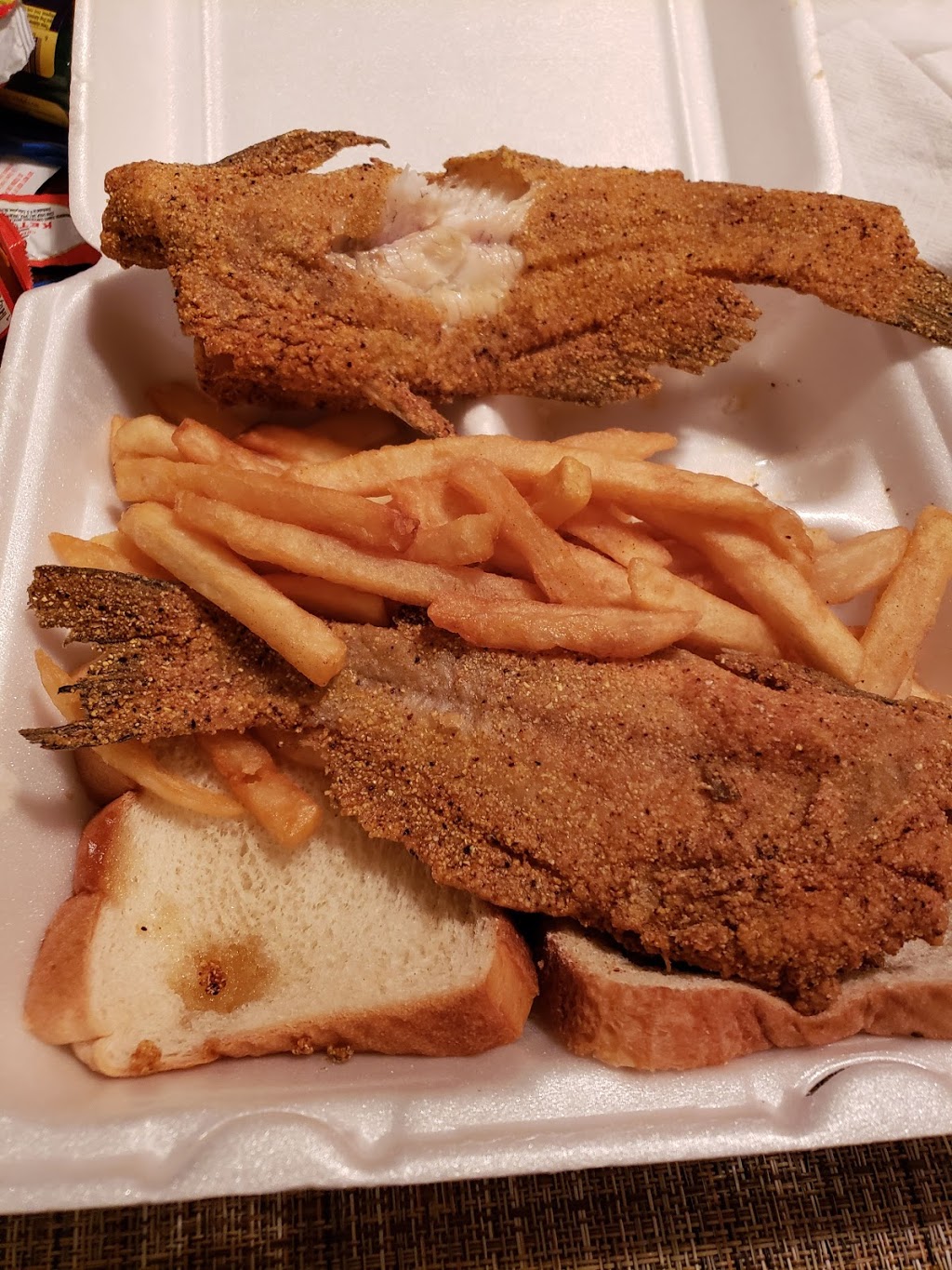 JJ Fish & Chicken | 3250 W Pleasant Run Rd #220, Lancaster, TX 75146, USA | Phone: (972) 223-6700