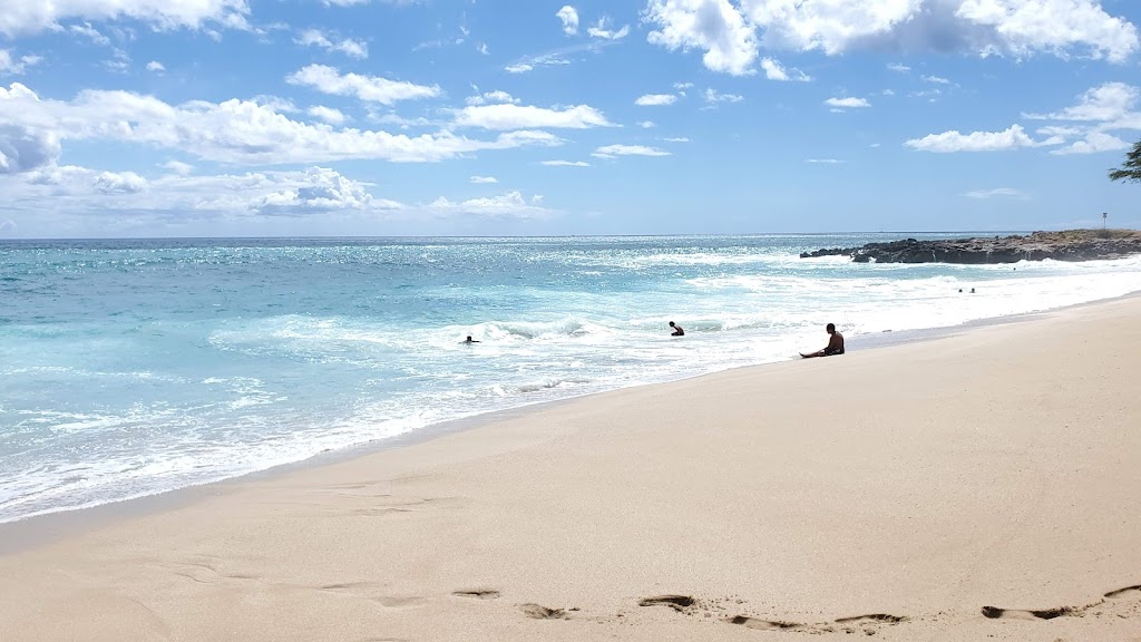 Kalanianaʻole Beach Park | 89-269 Farrington Hwy, Waianae, HI 96792, USA | Phone: (808) 668-1137