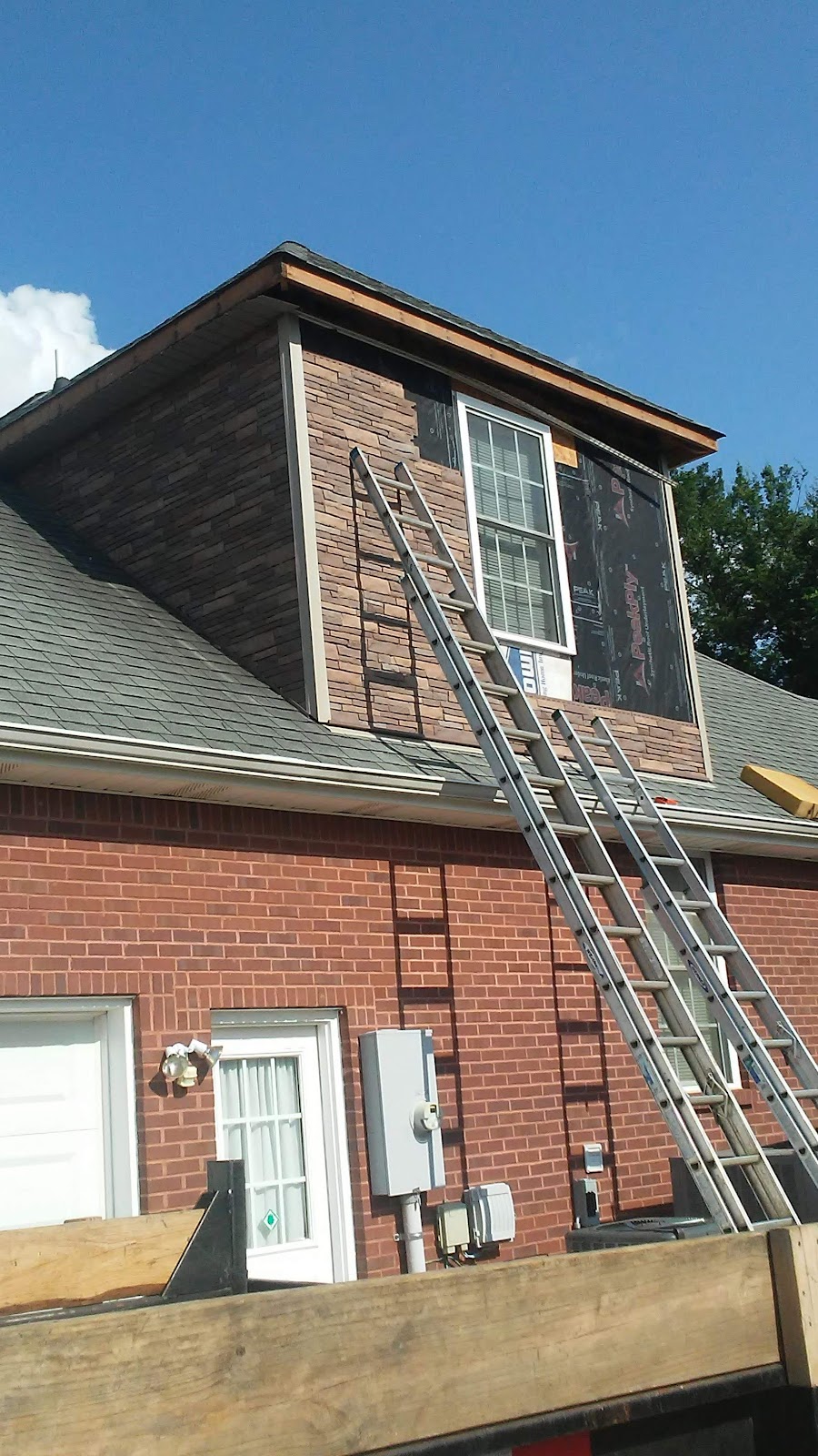 Action Roofing | 1231 Dunbar Cave Rd, Clarksville, TN 37043, USA | Phone: (931) 645-4784