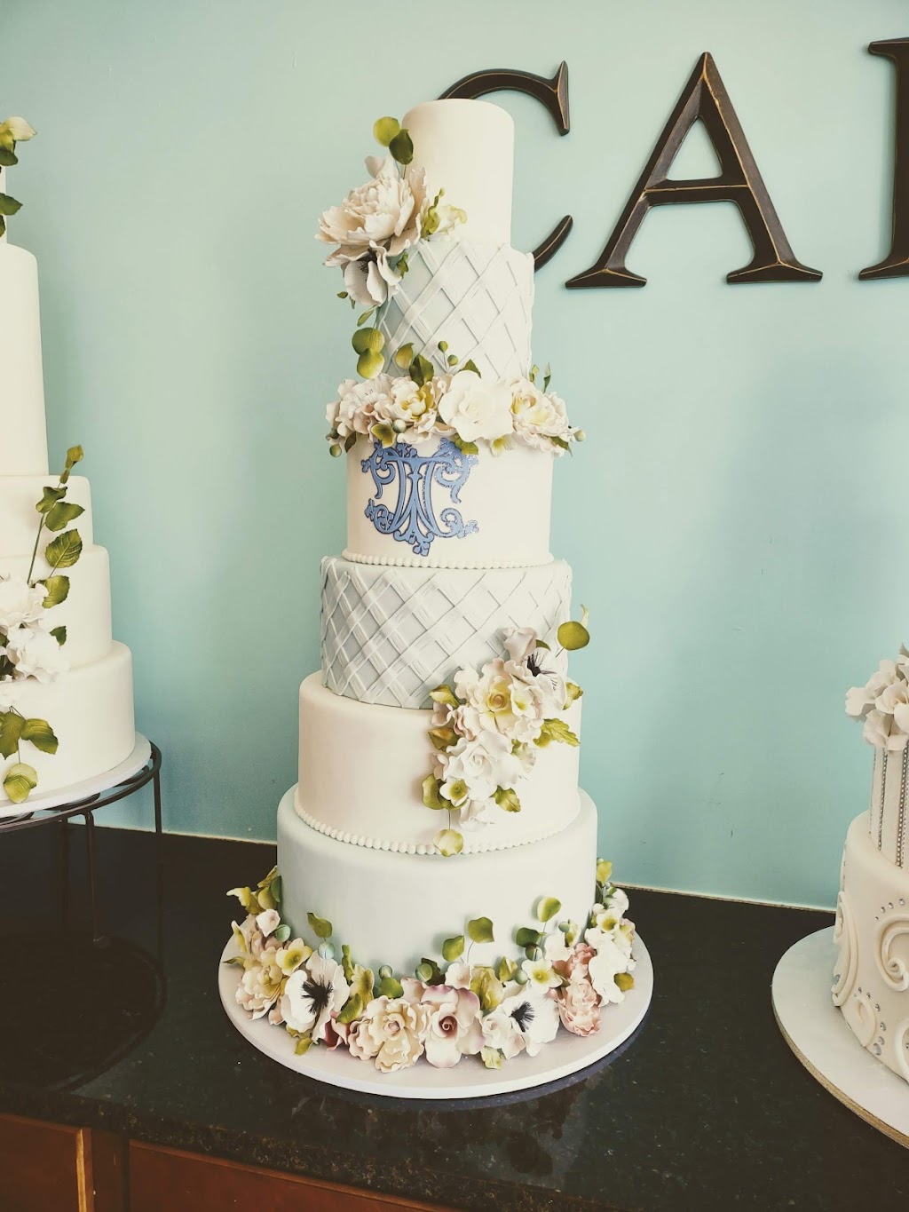 Cakes by Ron | 3520 Fruitville Rd, Sarasota, FL 34237, USA | Phone: (941) 365-2991