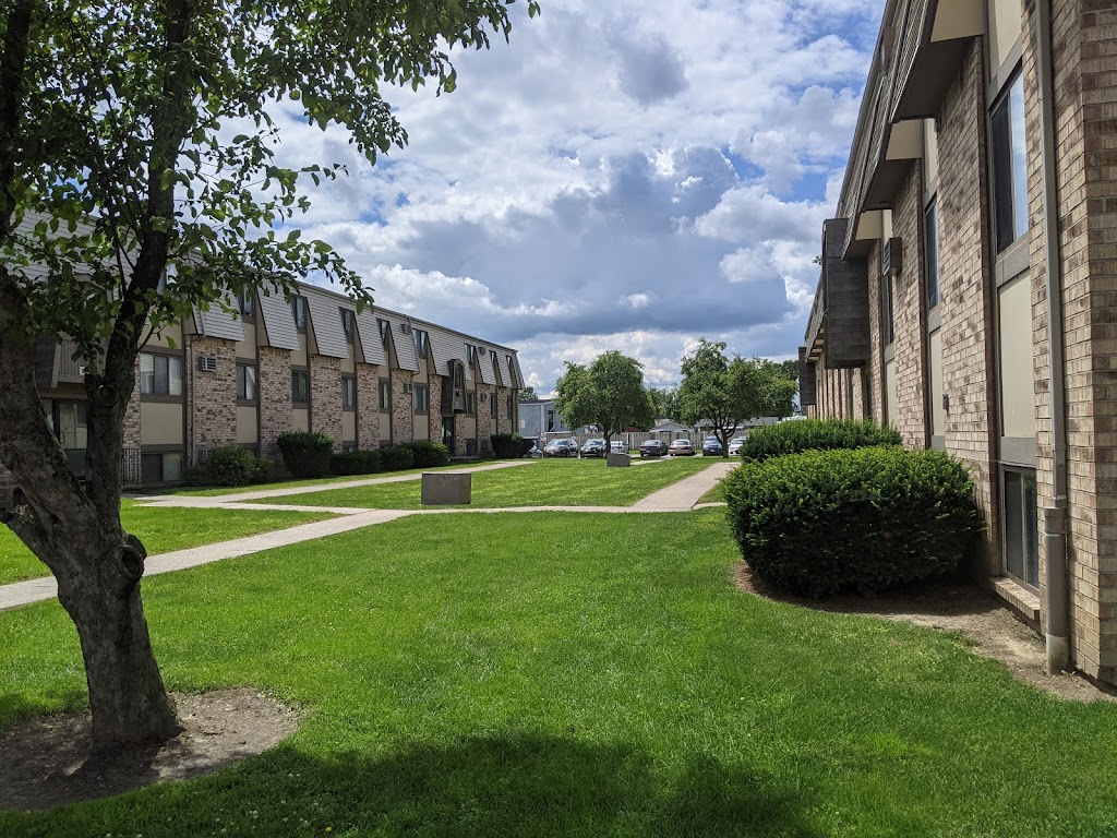 Ross Park Apartments | 1528 North St, Fremont, OH 43420, USA | Phone: (567) 998-4728