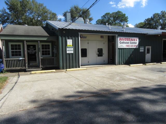 Boudreauxs Collision Center | 101 4th St, Luling, LA 70070, USA | Phone: (985) 331-0707