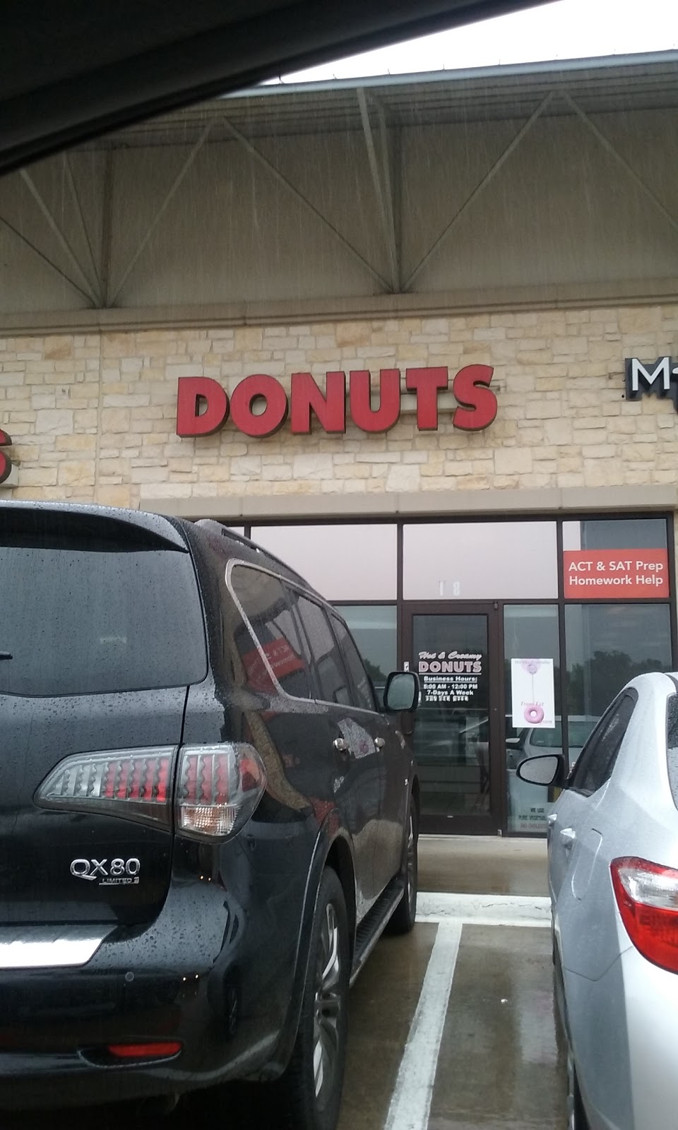 Hot & Creamy Donuts | 301 Trophy Lake Dr #108, Roanoke, TX 76262 | Phone: (817) 567-3032