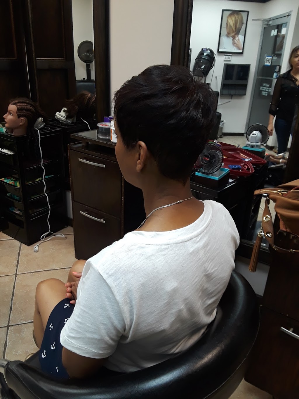 Glamour Hair Salon | 4309 National St, Corona, NY 11368, USA | Phone: (718) 205-1930