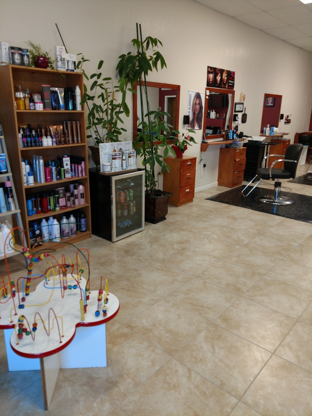 Creative Beauty Salon | 6724 3rd St, Riverbank, CA 95367, USA | Phone: (209) 863-0646