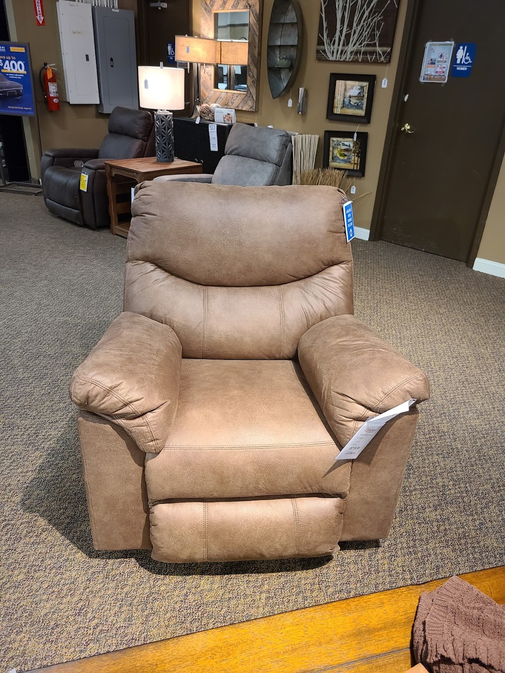 The Furniture Mart | 38384 Tanger Dr, North Branch, MN 55056, USA | Phone: (651) 237-0995