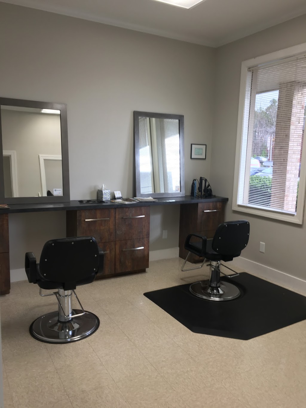 Zig Zag Salon | 600a Matthews-Mint Hill Rd, Matthews, NC 28105, USA | Phone: (704) 219-1400