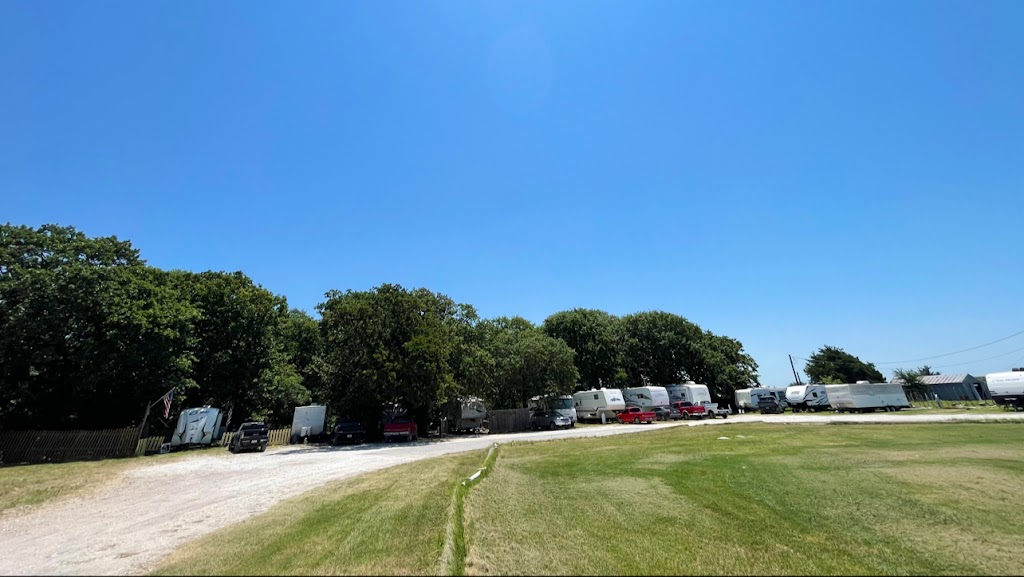 Silver Fox RV Park | 2306 US-377, Pilot Point, TX 76258, Pilot Point, TX 76258, USA | Phone: (727) 692-9064